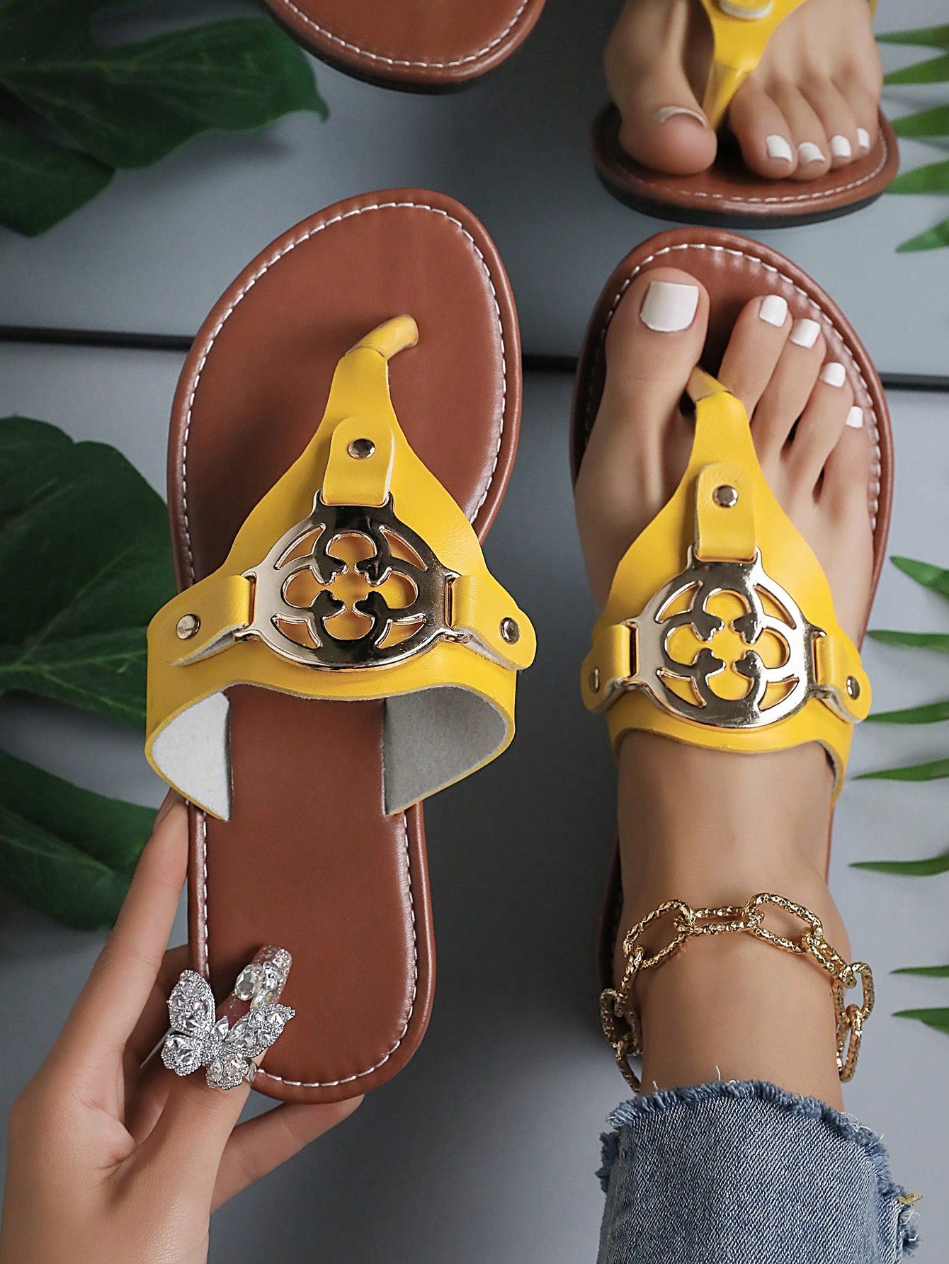 Khaki Embroidered Flower Flat Sandals for Effortless Style