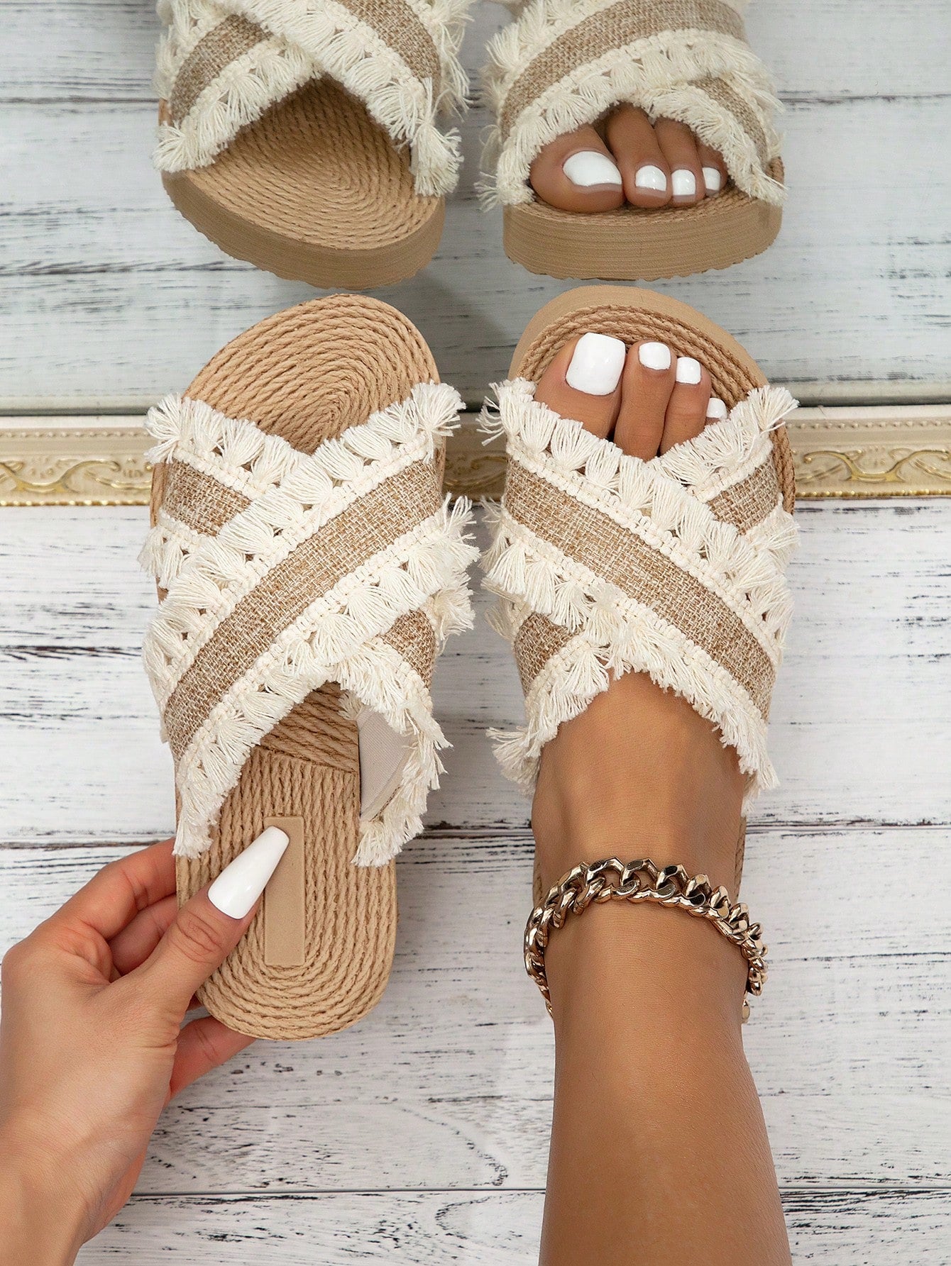 Elegant Tasseled Sandals for Modern Women