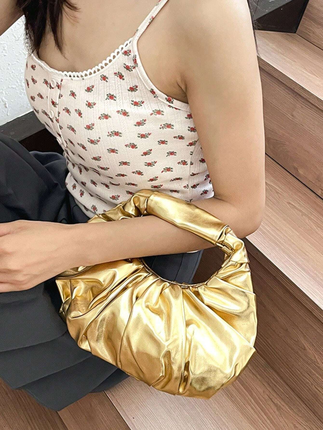 Elegant Pleated Tote Bag - Stylish and Functional Handbag