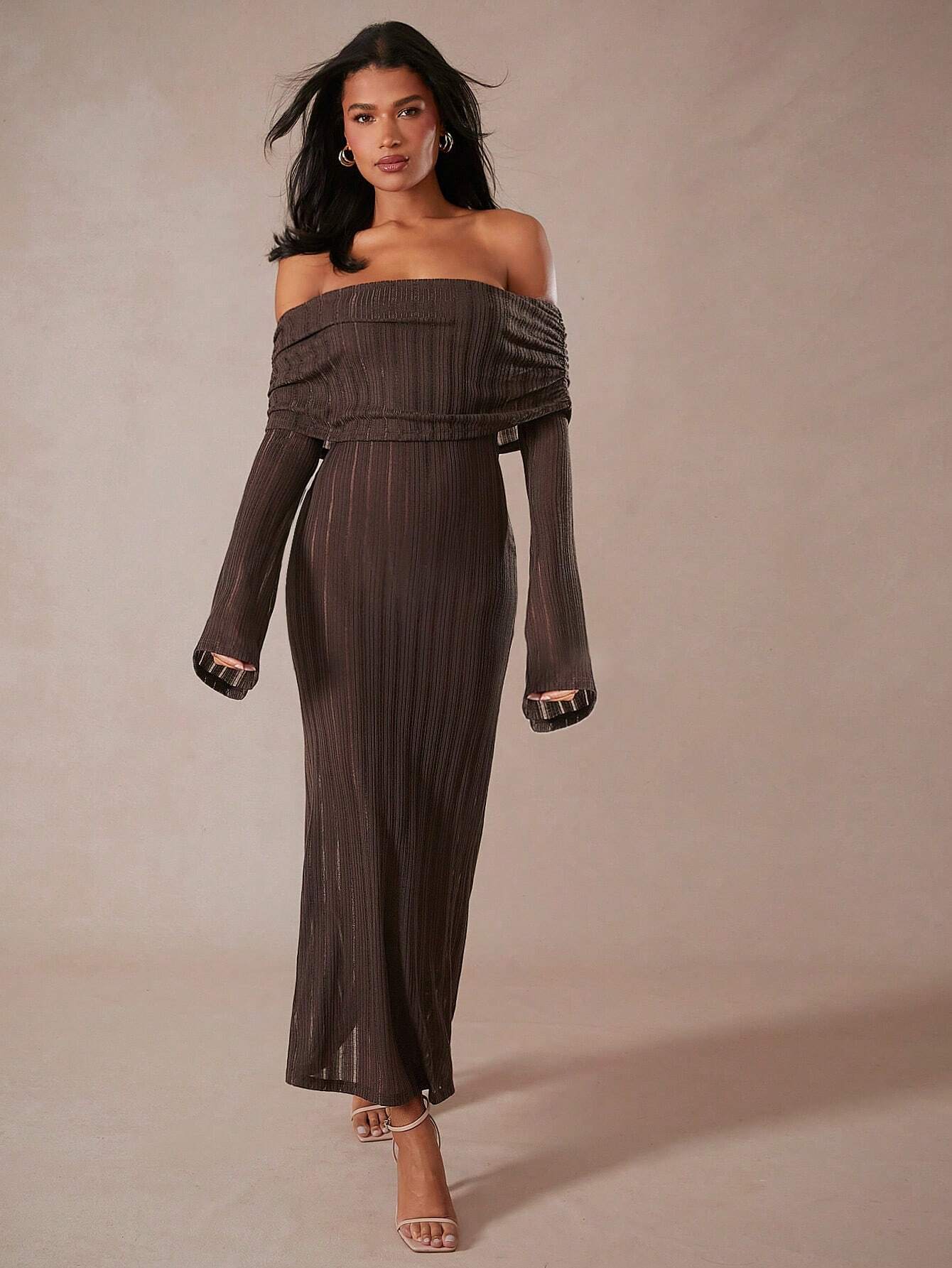 Elegant Off-Shoulder Bodycon Maxi Dress