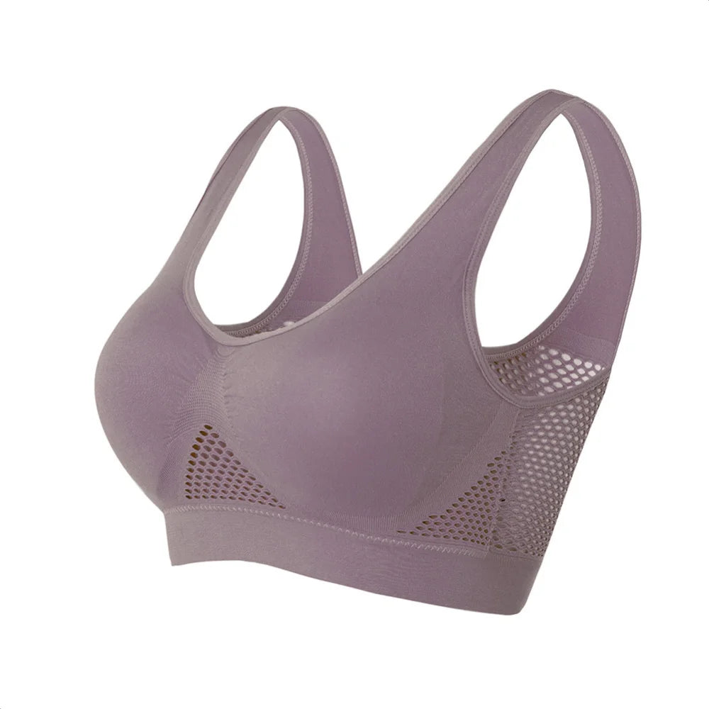 Seamless Mesh Women's Sports Bra - Chic & Comfy.