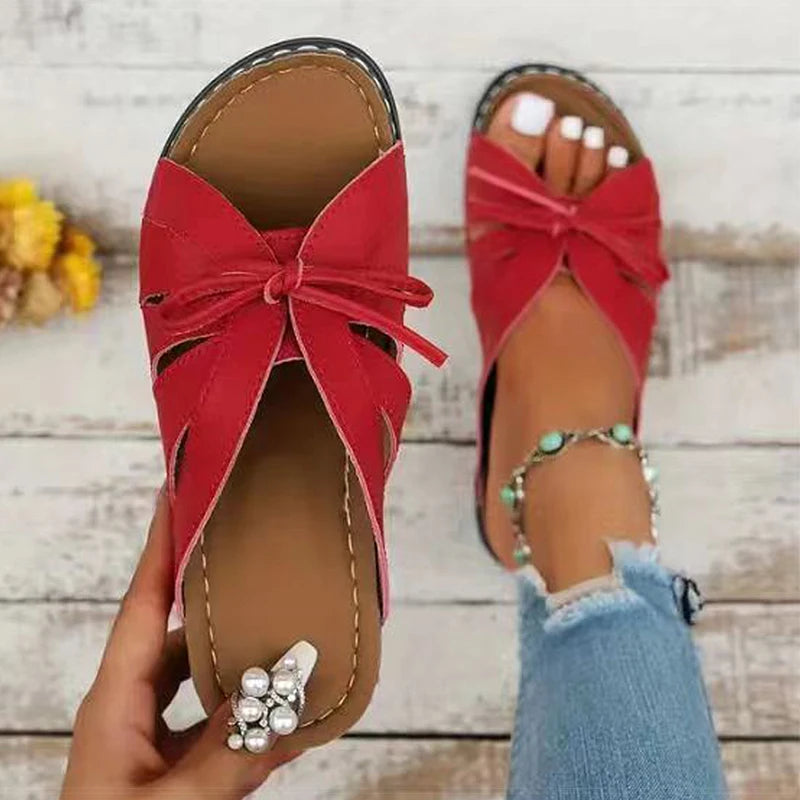 Trendy Women's Low Heel Sandals - Beach-Ready Style.