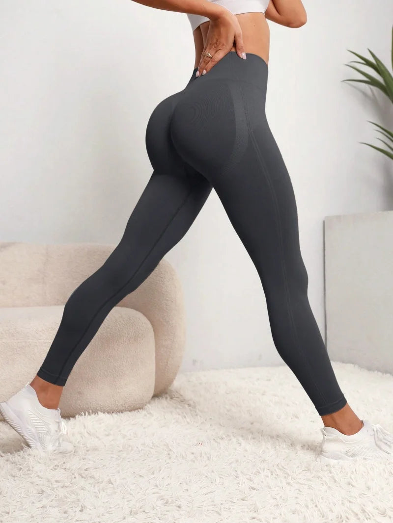 Seamless Hip Lifting Sports Leggings for Women.