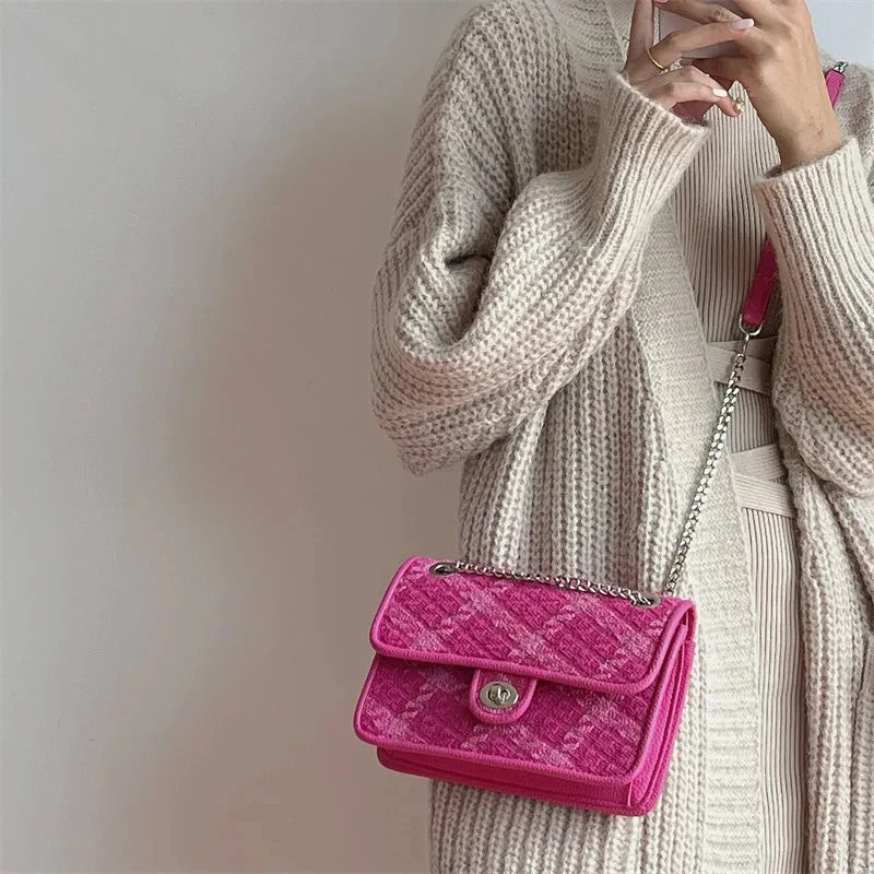 Chic Rose Pink Luxury Crossbody Lock Shoulder Bag.