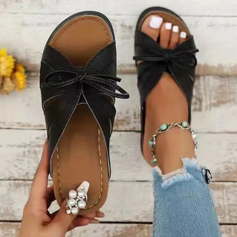 Trendy Women's Low Heel Sandals - Beach-Ready Style.