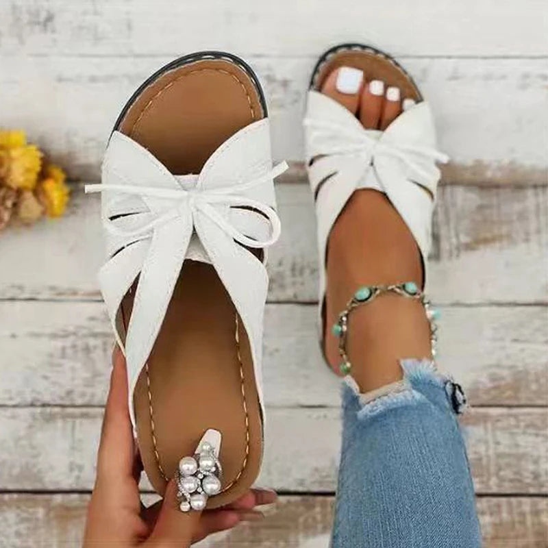 Trendy Women's Low Heel Sandals - Beach-Ready Style.