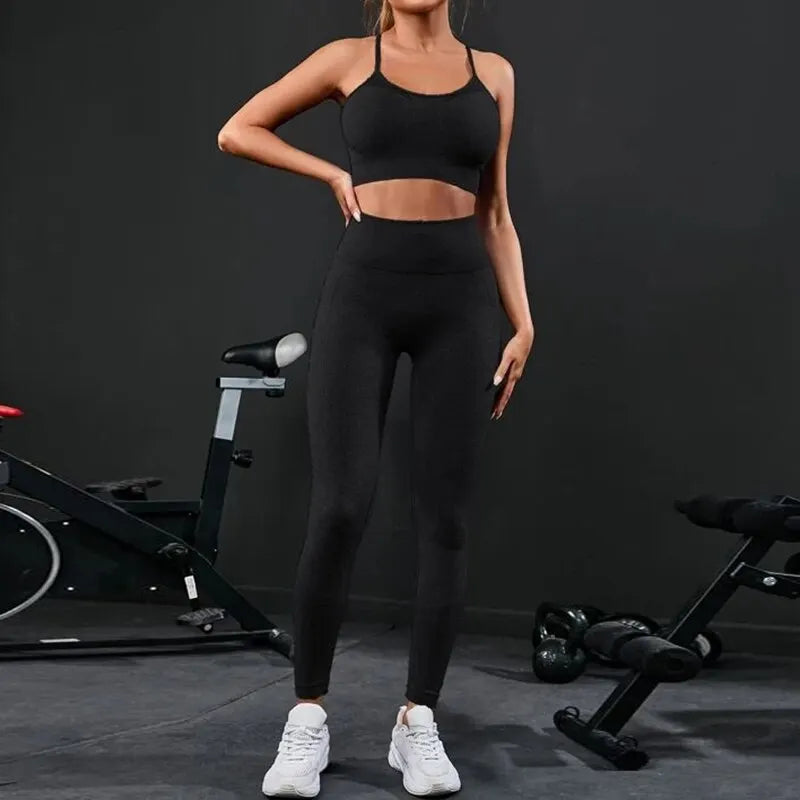 Trendy Women's Seamless Yoga Set – High Waist Leggings & Top.