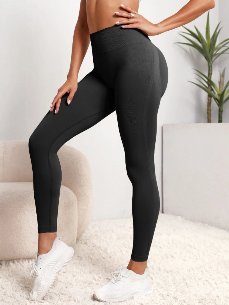 Seamless Hip Lifting Sports Leggings for Women.