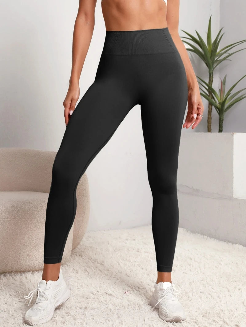 Seamless Hip Lifting Sports Leggings for Women.