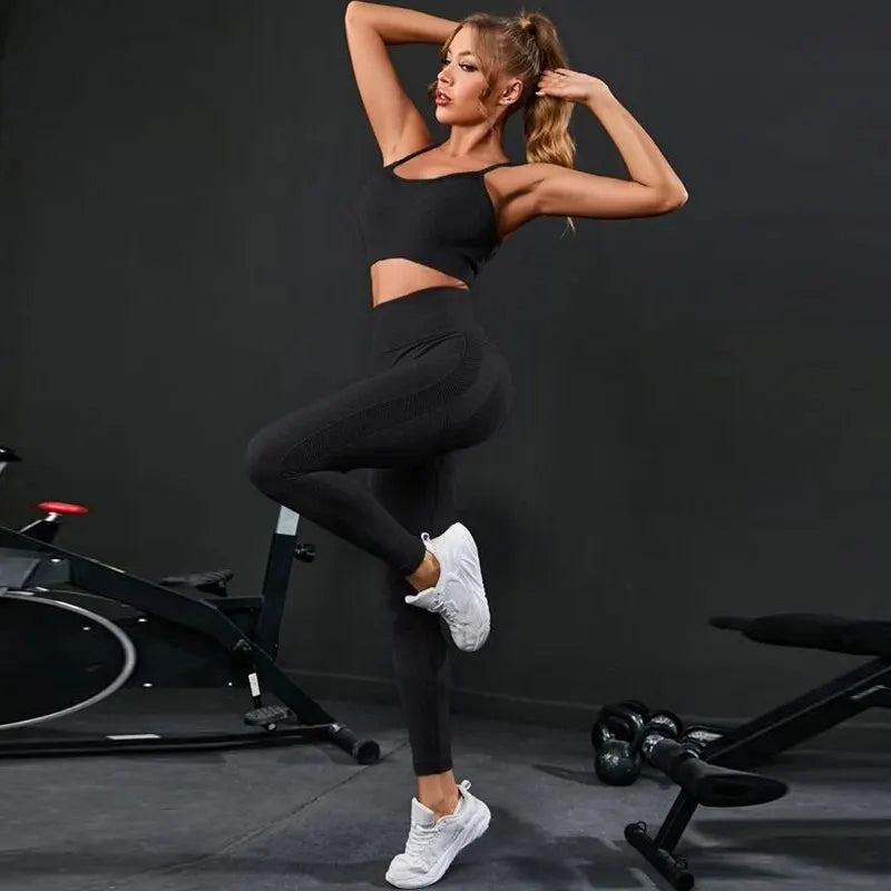 Trendy Women's Seamless Yoga Set – High Waist Leggings & Top.