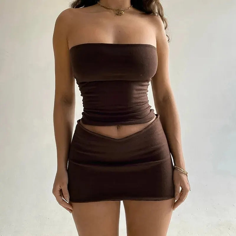 Trendy Women’s Spring Tube Top & Mini Skirt Set.